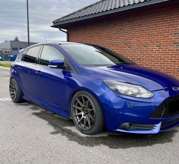 Ford Focus – Image 8