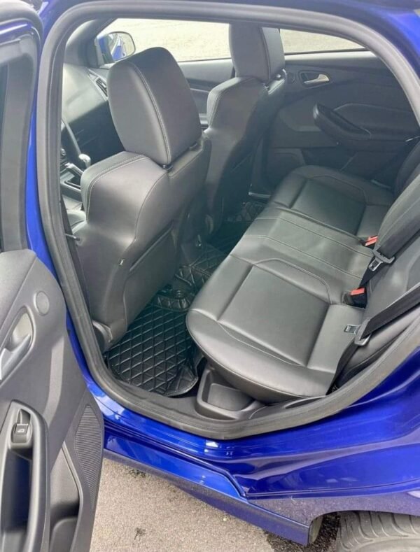 Ford Focus – Image 11