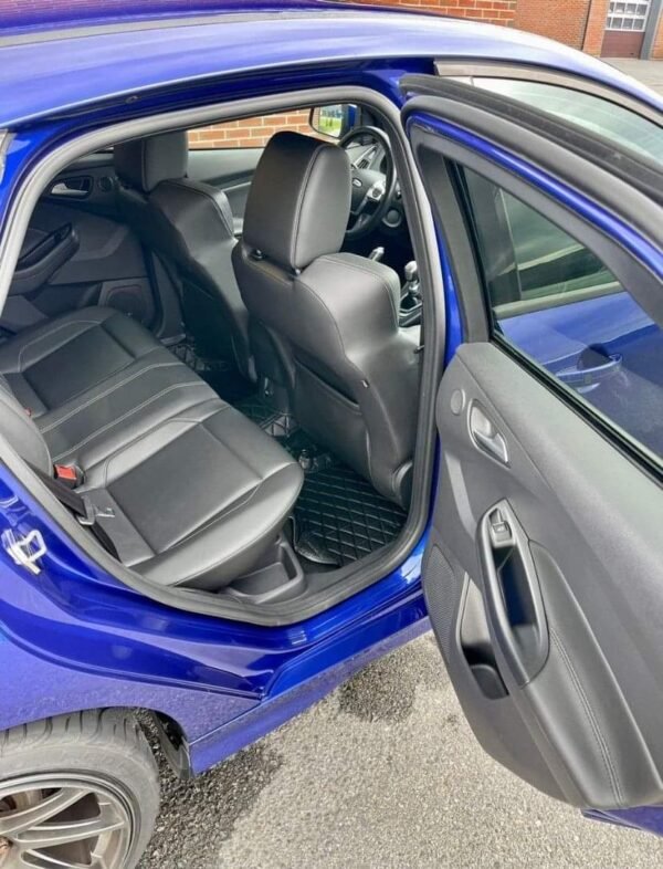 Ford Focus – Image 16
