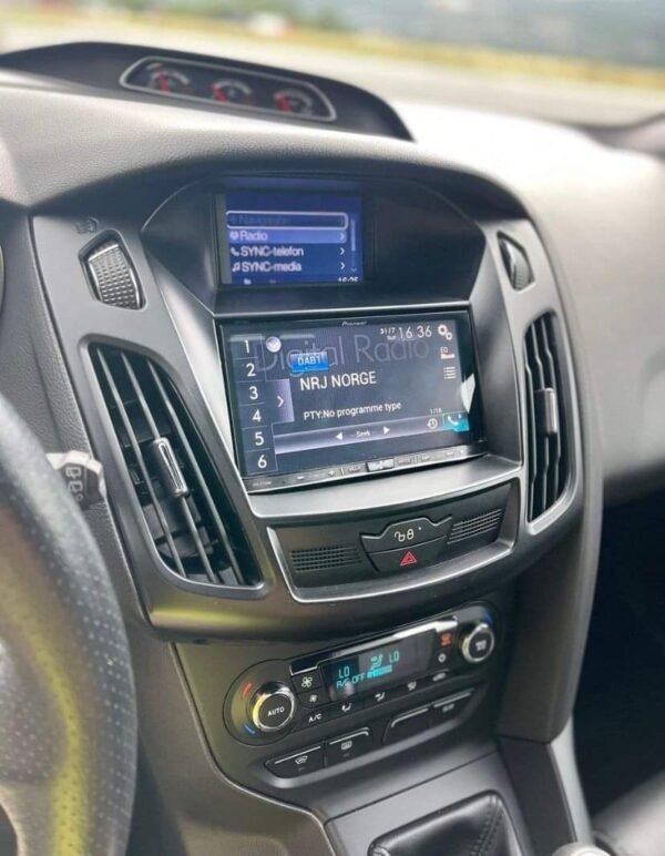 Ford Focus – Image 20