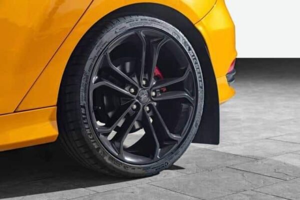Ford Focus – Image 12