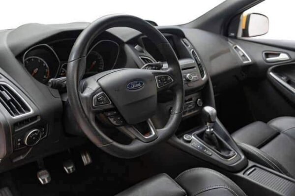 Ford Focus – Image 17
