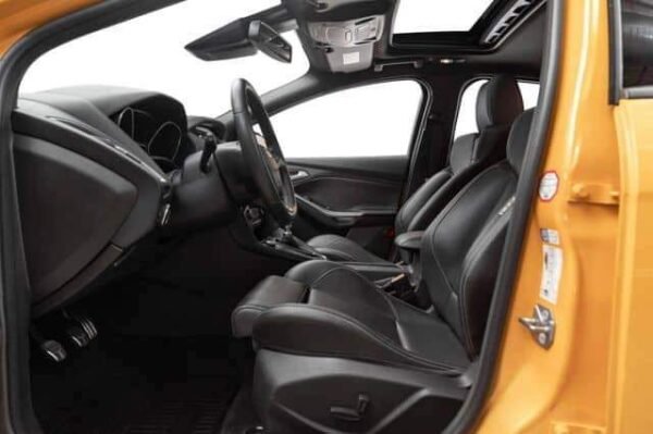 Ford Focus – Image 16