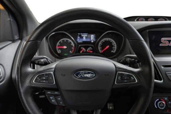 Ford Focus – Image 25