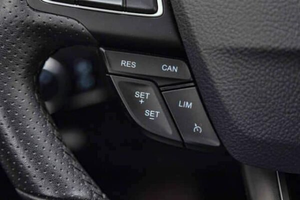Ford Focus – Image 23