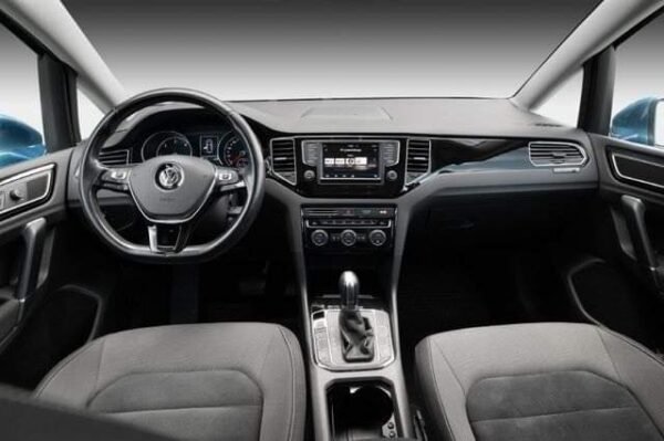Volkswagen Golf – Image 8