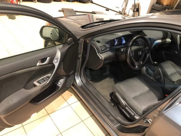 Honda Civic 2.0 – Image 16