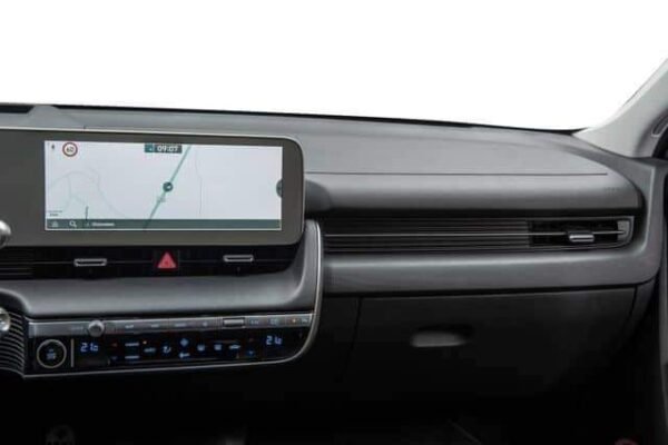 Hyundai Ioniq – Image 23