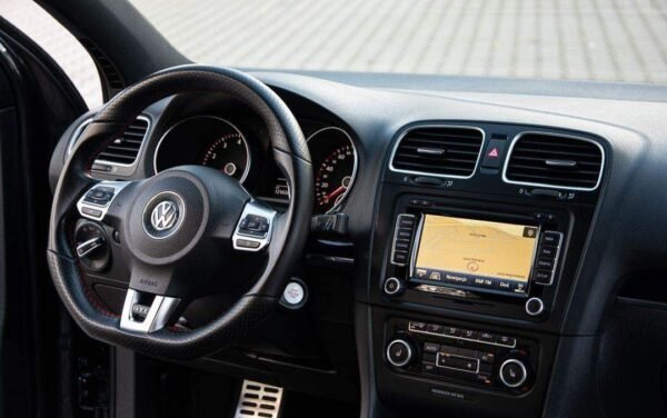 Volkswagen Golf – Image 17