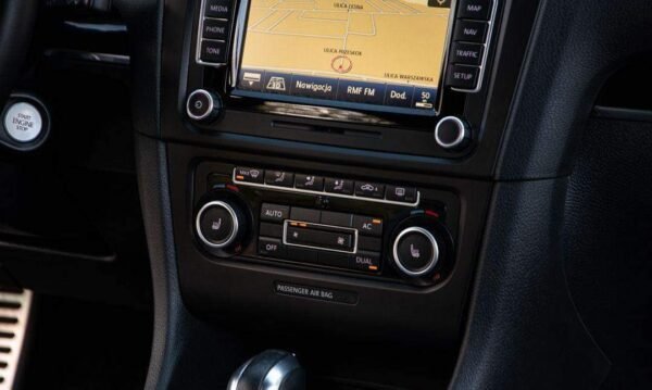Volkswagen Golf – Image 19