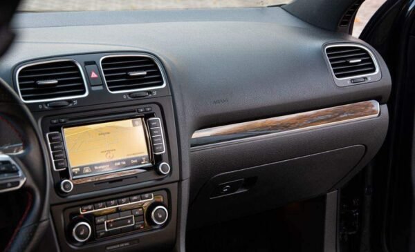 Volkswagen Golf – Image 33