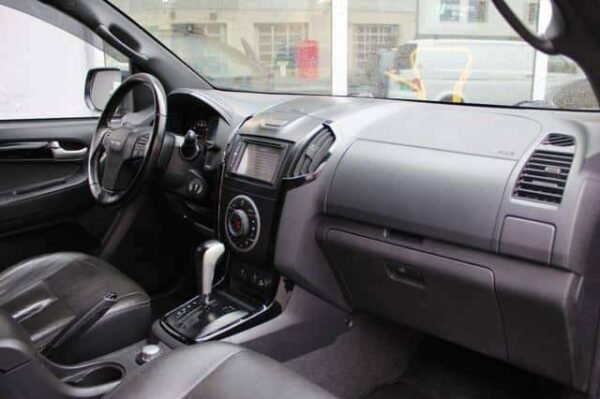 Isuzu D-max – Image 8