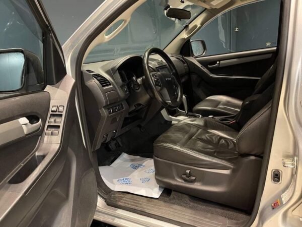 Isuzu D-max – Image 12