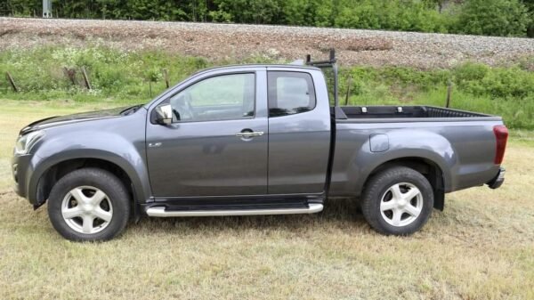 Isuzu D-max – Image 8