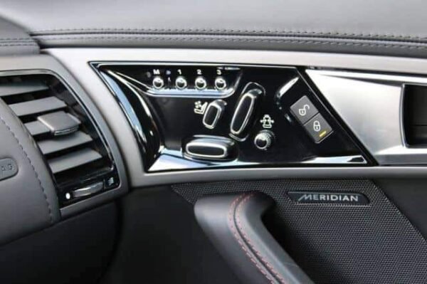 Jaguar F-TYPE – Image 31