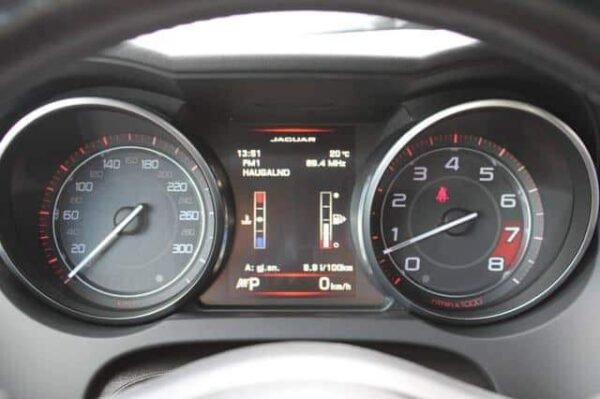 Jaguar F-TYPE – Image 30