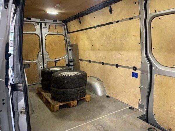 Mercedes-Benz Sprinter – Image 9