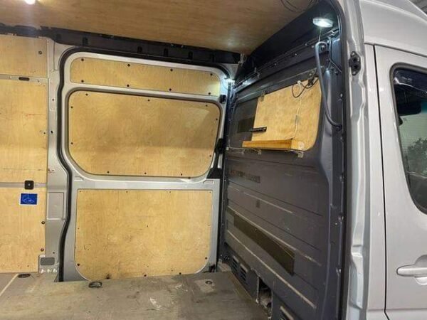 Mercedes-Benz Sprinter – Image 8
