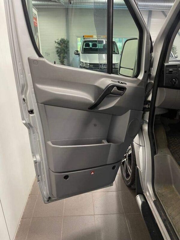 Mercedes-Benz Sprinter – Image 14
