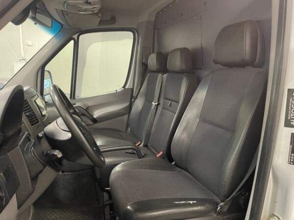 Mercedes-Benz Sprinter – Image 12