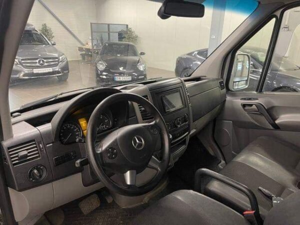 Mercedes-Benz Sprinter – Image 11