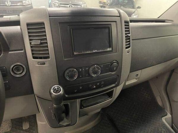 Mercedes-Benz Sprinter – Image 21