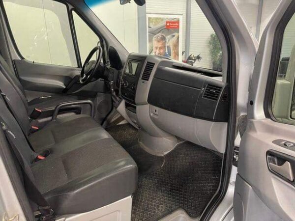 Mercedes-Benz Sprinter – Image 19