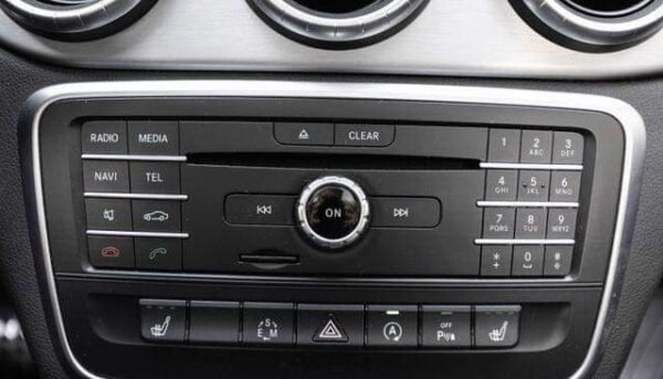 Mercedes-Benz CLA 200 – Image 25