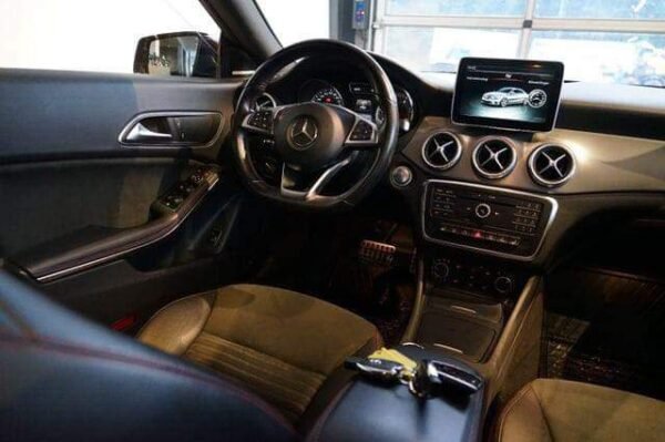 Mercedes-Benz CLA 180 – Image 13