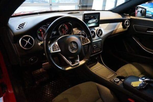 Mercedes-Benz CLA 180 – Image 14