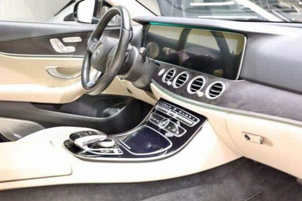 Mercedes-Benz E-classe 220 – Image 13