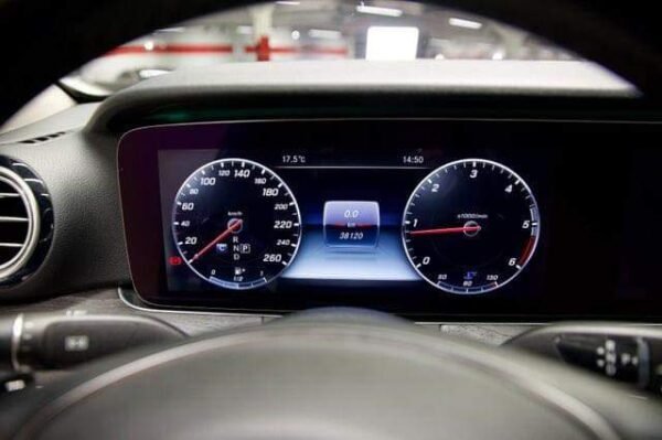 Mercedes-Benz E-classe 220 – Image 21