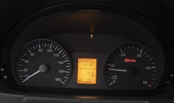 Mercedes-Benz Sprinter – Image 19