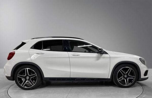 Mercedes-Benz GLA 200 – Image 13
