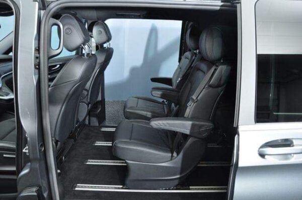 Mercedes-Benz EQV V300 – Image 13