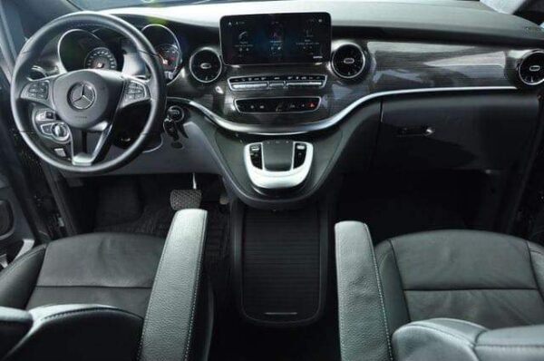 Mercedes-Benz EQV V300 – Image 16