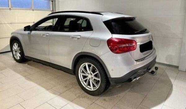 Mercedes-Benz GLA 200 – Image 10