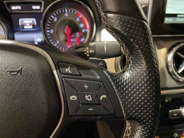 Mercedes-Benz GLA 200 – Image 13