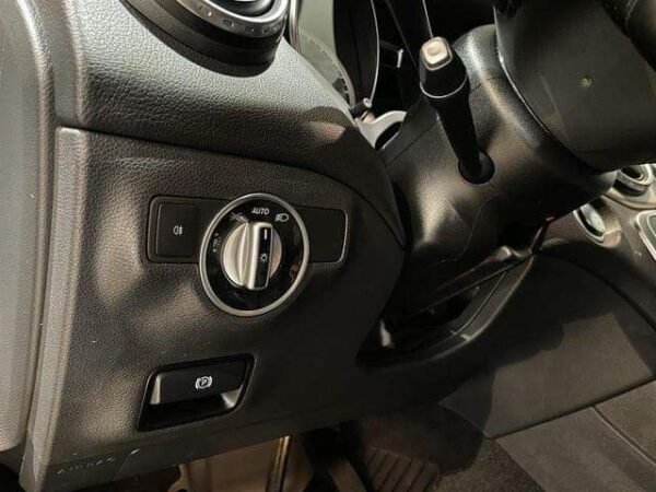 Mercedes-Benz GLA 200 – Image 17