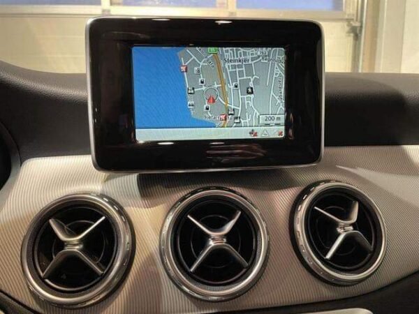 Mercedes-Benz GLA 200 – Image 23