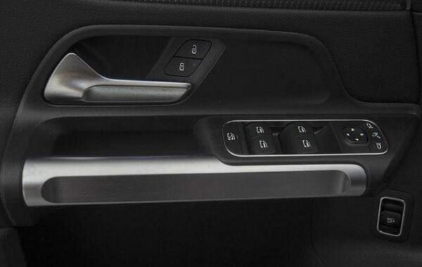 Mercedes-Benz EQB 350 – Image 19