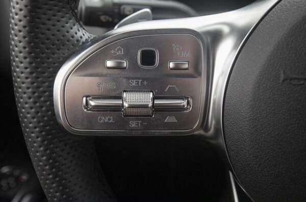 Mercedes-Benz EQB 350 – Image 24