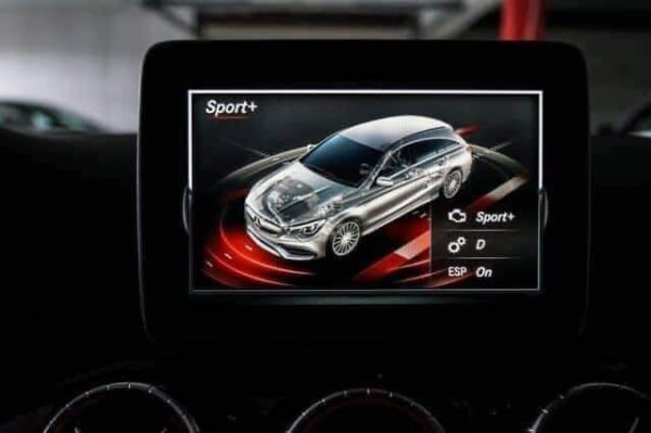 Mercedes-Benz CLA 45 – Image 13