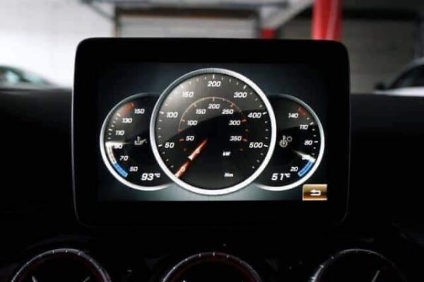 Mercedes-Benz CLA 45 – Image 50