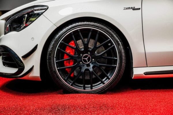 Mercedes-Benz CLA 45 AMG – Image 8