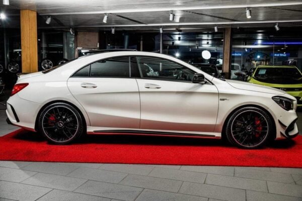 Mercedes-Benz CLA 45 AMG – Image 11