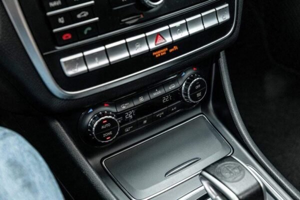 Mercedes-Benz CLA 45 AMG – Image 21