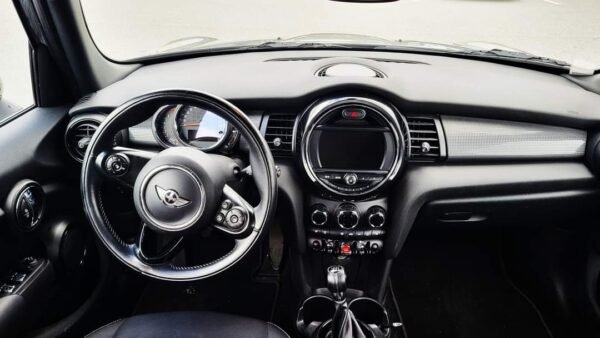 MINI Cooper  5-d – Image 4
