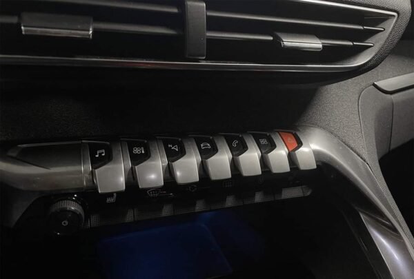 Peugeot 5008 Allure – Image 19
