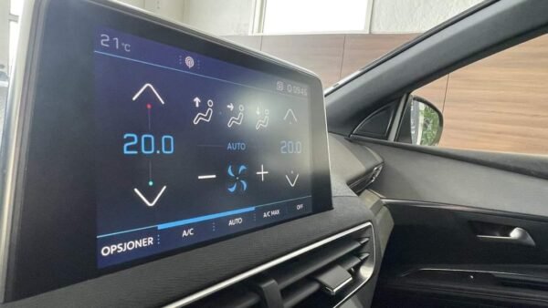 Peugeot 5008 GT – Image 11